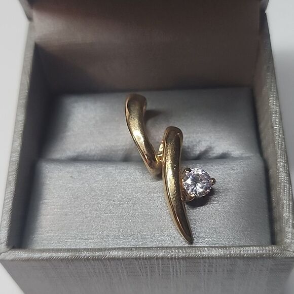 Vintage Gold Tone Pendant with Cubic Zirconia - Picture 1 of 4